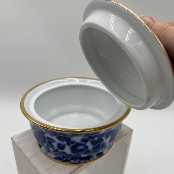 ROYAL DANUBE #1886 Calico Porcelain candy trinket lidded dish Blue Roses Gold Ri - Picture 3 of 11